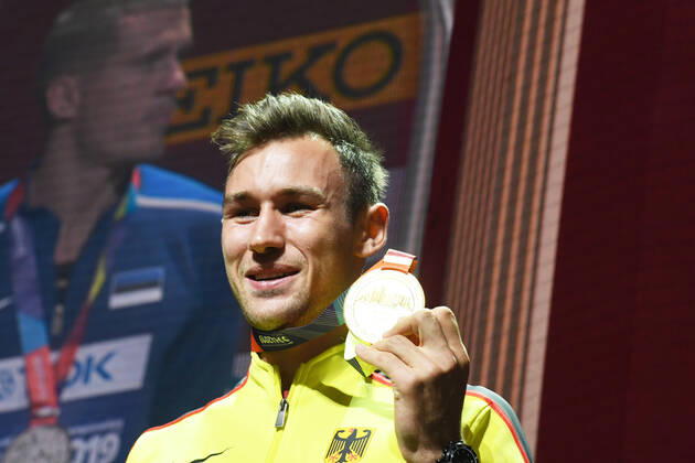 Doha, IAAF, Leichtathletik, athletics, Track and Field, World athletics Championships 2019 Doha, Leichtathletik WM 2019 Doha, 27.09-06.10.2019, Khalifa International Stadium Doha, Zehnkampf Männer, Niklas Kaul Deutschland,mit Gold Medaille
