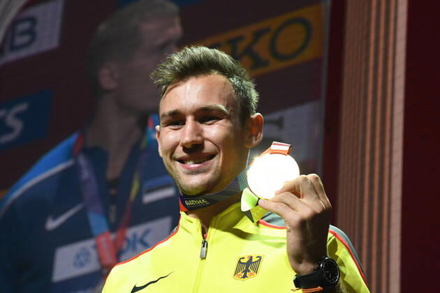 Doha, IAAF, Leichtathletik, athletics, Track and Field, World athletics Championships 2019 Doha, Leichtathletik WM 2019 Doha, 27.09-06.10.2019, Khalifa International Stadium Doha, Siegerehrung Zehnkampf Männer, Niklas Kaul Deutschland, Goldmedaille