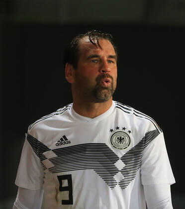 07.10.2019, DFB-All-Stars vs Azzuri Legends, Sportpark Ronhof Fuerth, Fussball, im Bild: Ulf Kirsten ( DFB All Stars)