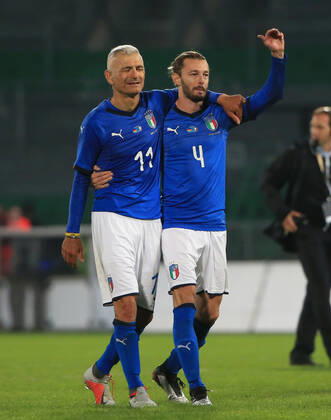07.10.2019, DFB-All-Stars vs Azzuri Legends, Sportpark Ronhof Fuerth, Fussball, im Bild: Fabrizio Ravanelli ( Azzuri All Stars) und Federico Balzaretti ( Azzuri All Stars)