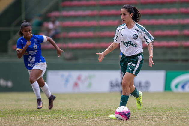 São José x Palmeiras VINHEDO, SP - 19.10.2019: SÃO JOSÉ X PALMEIRAS - Karla from Palmeiras during the match. Paulista Women& 39;stball Cll Cup - Sao Jose and Palmeiras draw 1-1 in the return game, the result l Palmeiras to the decision aon against the Sao Paulo team. The match took place this Saturday morning, October 19, in Vinhedo. (Photo: Van Campos Fotoarena) x1816166x  VanxCampos