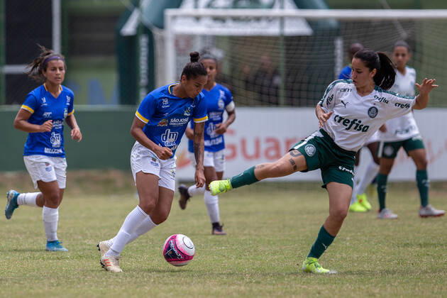 São José x Palmeiras VINHEDO, SP - 19.10.2019: SÃO JOSÉ X PALMEIRAS - Karla from Palmeiras during the match. Paulista Women& 39;stball Cll Cup - Sao Jose and Palmeiras draw 1-1 in the return game, the result l Palmeiras to the decision aon against the Sao Paulo team. The match took place this Saturday morning, October 19, in Vinhedo. (Photo: Van Campos Fotoarena) x1816170x  VanxCampos