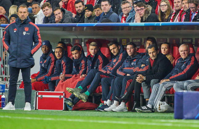 Champions League, Munich-Piraeus, Munich November 6, 2019. Hansi FLICK, FCB interims coach, team manager, Jerome BOATENG (FCB 17) Thiago ALCANTARA, FCB 6 Philippe COUTINHO, FCB 10 Mickael (Michael) CUISANCE, FCB 11 Ivan PERISIC, FCB 14 Sven ULREICH, FCB 26 Torwart Dr. Hans-Wilhelm Müller-Wohlfahrt, FCB Mannschaftsarzt, Kathleen KRUEGER, Teammanager FCB Hasan ( Brazzo ) Salihamidzic, FCB director Hermann GERLAND, (der Tiger) FCB assistant coach, Leiter des FCB Campus , FC BAYERN MUNICH - OLYMPIACOS PIRAEUS 2-0 UEFA Football Champions League , Munich, November 06, 2019, Season 2019 2020, group stage ,group B, FCB, Reds, Bavaria, München