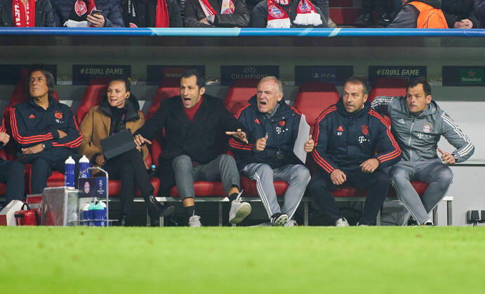 Champions League, Munich-Piraeus, Munich November 6, 2019. Celebration 1-0 Robert LEWANDOWSKI, FCB 9 : Toni TAPALOVIC, Torwarttrainer FCB Hansi FLICK, FCB interims coach, team manager, Hermann GERLAND, (der Tiger) FCB assistant coach, Leiter des FCB Campus , Hasan ( Brazzo ) Salihamidzic, FCB director Kathleen KRUEGER, Teammanager FCB Dr. Hans-Wilhelm Müller-Wohlfahrt, FCB Mannschaftsarzt, FC BAYERN MUNICH - OLYMPIACOS PIRAEUS 2-0 UEFA Football Champions League , Munich, November 06, 2019, Season 2019 2020, group stage ,group B, FCB, Reds, Bavaria, München