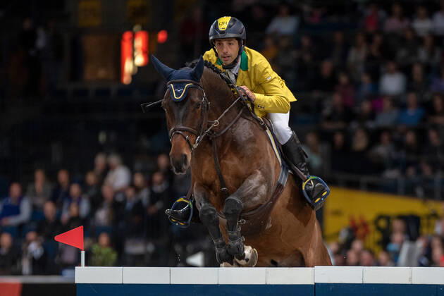 Yuri Mansur (BRA) auf Alfons Ra. Deutschland, Stuttgart, 17.11.2019, Stuttgart German Master 2019 - Longines FEI Jumping World Cup 2019 2020, Grosser Preis von Stuttgart, Springprüfung mit Stechen, Hans-Martin-Schleyer-Halle