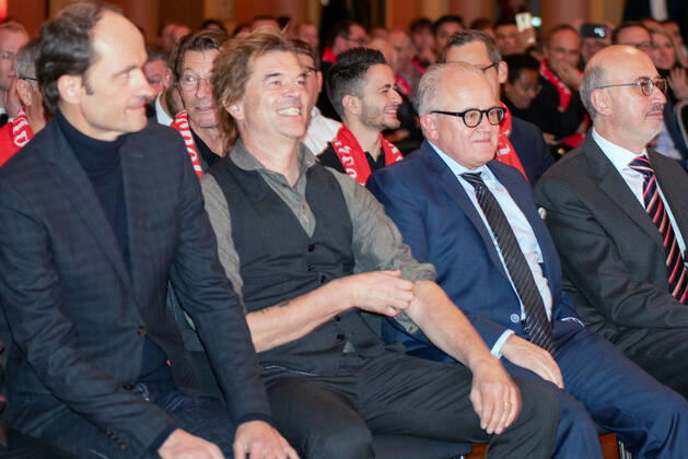 Campino ( Frontmann der Band Die Toten Hosen) und DFB-Präsident Fritz Keller. Deutschland, Frankfurt, 18.11.2019, DFB, Verleihung des Julius Hirschpreis, Gesellschaftshaus Palmgarten