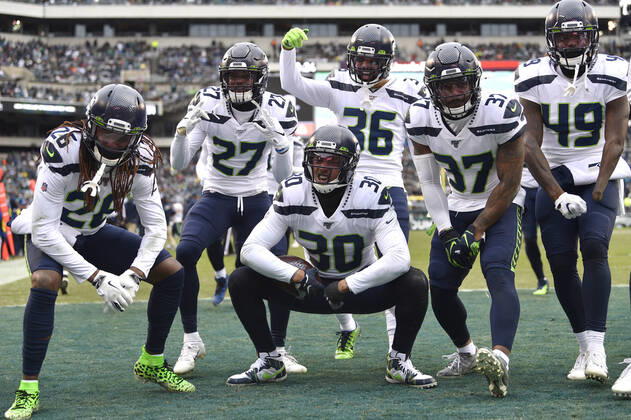 Bilder des Jahres 2019, Sport 11 November Sport Bilder des Tages Seattle Seahawks strong safety Bradley McDougald (30) celebrates after intercepting the ball during the first half against the Philadelphia Eagles at Lincoln Financial Field in Philadelphia on Nov. 24, 2019.  PHI20191124112 DERIKxHAMILTON