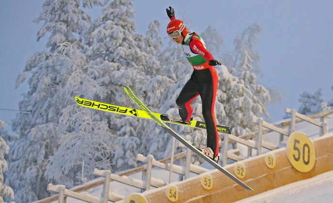 Bilder des Jahres 2019, Sport 11 November NORDIC SKIING - FIS WC Ruka, Nordic Opening KUUSAMO,FINLAND,30.NOV.19 - NORDIC SKIING, NORDIC COMBINED, Ski jumping, Skispringen, Ski, nordisch - FIS World Cup, Nordic Opening, large hill. Image shows the crash of David Mach (GER). GEPAxpictures xThomasxBachun