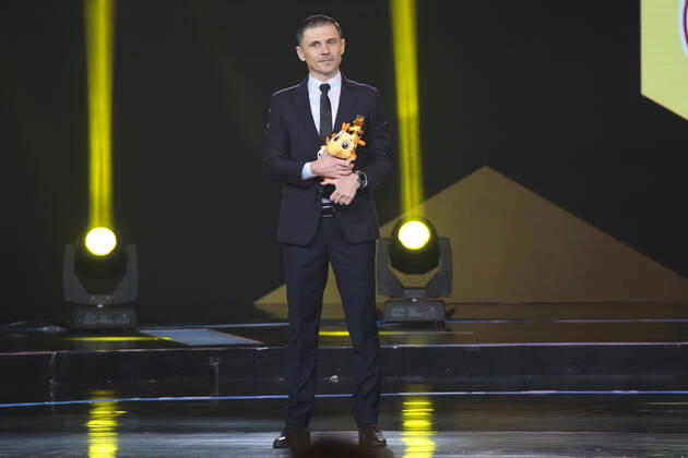 SHANGHAI, CHINA - DECEMBER 07: Football referee Milorad Mazic receives trophy during 2019 Ping An Chinese Football Association Super League Award Ceremony on December 7, 2019 in Shanghai, China.  Copyright: xVCGx CFP111262647825 