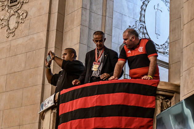 Jorge Jesus recebe medalha Tiradentes RIO DE JANEIRO, RJ - 12.12.2019: JORGE JESUS RECEBE MEDALHA TIRADENTES - Flamengo fans present during the Solemn Session for the delivery of the Tiradentes Medal, held at the Tiradentes Palace, Alerj, located in Rio de Janeiro, RJ, on Thursday night (12). (Photo: Nayra Halm Fotoarena) x1846873x  NayraxHalm