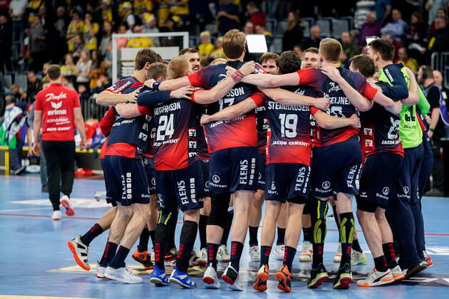 Bilder des Jahres 2019, Sport 12 Dezember Sport Themen der Woche KW51 Spieler der SG Flensburg-Handewitt, Jubel nach dem Schlusspfiff, Sieg, Sieger, Gewinner, jubelt, jubeln, Freude, optimistisch, Highlight, Action, Aktion, 21.12.2019, Mannheim (Deutschland), Handball, Bundesliga, Rhein-Neckar Löwen - SG Flensburg-Handewitt