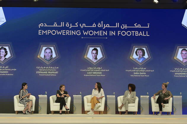 Foto Fabio Ferrari - LaPresse 28 Dicembre 2019 Dubai ( Emirati Arabi ) 14ma edizione di Dubai International Sports Conference - Second Session - Empowering Women in Football - Globe Soccer Award 2019 Nella foto:Stephanie Frappart (French Football Referee)Lucy Bronze(England national team, Nationalteam Player )Sara Gama (Italy National Team Player )Amandine Henry (France National Team Player ) photo Fabio Ferrari LaPresse December 28, 2019 Dubai (Unated Arab Emirate) Sport 13th edition of the Dubai International Sports Conference - Second Session - Empowering Women in Football - Globe Soccer Award 2019 In the pic:Stephanie Frappart (French Football Referee)Lucy Bronze(England National Team Player )Sara Gama (Italy National Team Player )Amandine Henry (France National Team Player )  Copyright: xFabioxFerrari LaPresse LaPresse x