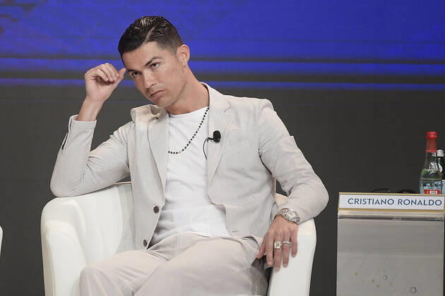 Foto Fabio Ferrari - LaPresse 28 Dicembre 2019 Dubai ( Emirati Arabi ) 14ma edizione di Dubai International Sports Conference - Beat the Challenges, Cristiano Way - Globe Soccer Award 2019 Nella foto:Cristiano Ronaldo photo Fabio Ferrari LaPresse December 28, 2019 Dubai (Unated Arab Emirate) Sport 13th edition of the Dubai International Sports Conference - Beat the Challenges, Cristiano Way - Globe Soccer Award 2019 In the pic:Cristiano Ronaldo  Copyright: xFabioxFerrari LaPresse LaPresse x