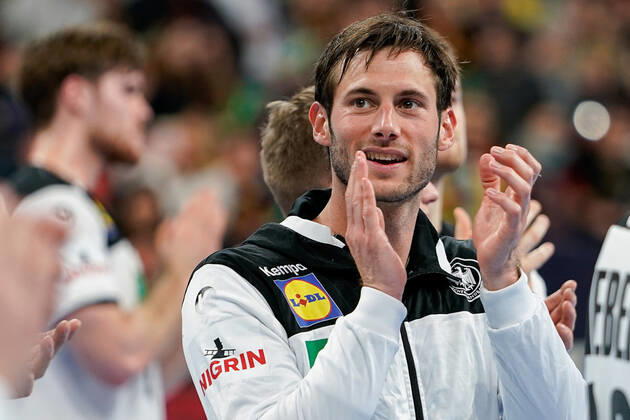 Uwe Gensheimer (DHB, 3), Einzelbild, Jubel nach dem Schlusspfiff, Sieg, Sieger, Gewinner, jubelt, jubeln, Freude, optimistisch, Highlight, Action, Aktion, 04.01.2020, Mannheim (Deutschland), Handball, Länderspiel, Deutschland - Island