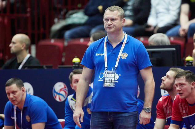 MALMO 20200111 Russia s head coach Eduard Koksharov during the Men s EHF EURO 2020 Handball group E match preliminary round between Hungary and Russia in Malmo Arena Saturday Jan. 11, 2020. Photo Andreas Hillergren TT kod 10600 Malmo Sweden x10600x Copyright: xAndreasxHillergren TTx HANDBALL HUNGARY-RUSSIA