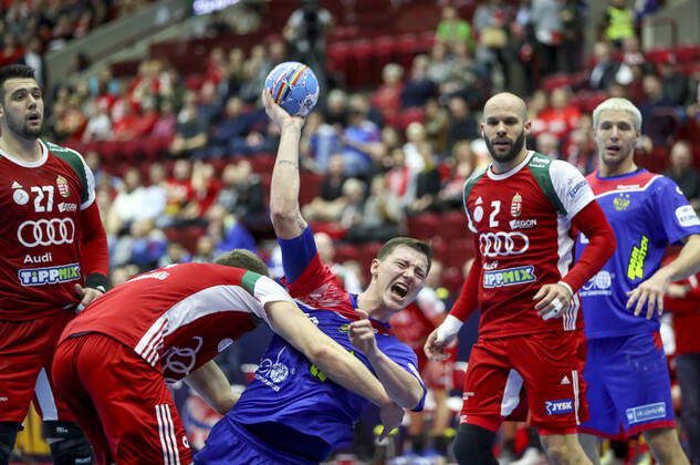 MALMO 20200111 Russia s Dmitrii Zhitnikov in action at the Hungarian defence line during the Men s EHF EURO 2020 Handball group E match preliminary round between Hungary and Russia in Malmo Arena Saturday Jan. 11, 2020. Photo Andreas Hillergren TT kod 10600 Malmo Sweden x10600x Copyright: xAndreasxHillergren TTx HANDBALL HUNGARY-RUSSIA