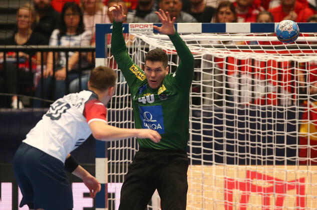 HANDBALL - EHF EURO 2020, AUT vs UKR VIENNA,AUSTRIA,12.JAN.20 - HANDBALL - EHF European Men s Handball Championship 2020, group stage, Austria vs Ukraine. Image shows Thomas Eichberger (AUT) and Artem Kozakevych (UKR). GEPAxpictures xChristianxOrt