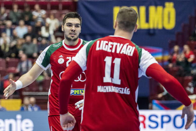 200119 Miklos Rostas and Patrik Ligetvari of Hungary celebrate during the EHF European Handball Championship match between Slovenia and Hungary on January 19, 2020 in Malmö. Photo: Ludvig Thunman BILDBYRAN kod LT 35708 bbeng ehf euro 2020 em 2020 european men?s handball championship 2020 handball handboll handbolls-em 2020 handball handball-em 2020 slovenien slovenia hungary ungern jubel celebration Copyright: LUDVIGxTHUNMAN BB200119LT019