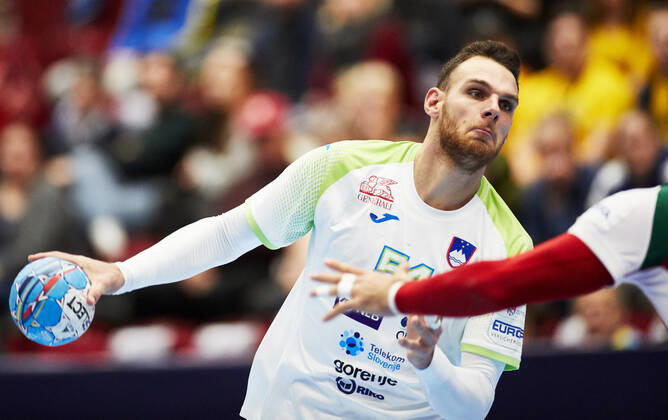 MALMOE 20200119 Slovenia s Borut Mackovsek during the Men s European Handball Championship main round Group 2 match between Slovenia and Hungary at Malmo Arena, Friday Jan. 19, 2020. Foto Andreas Hillergren TT kod 10600 Malmo Sweden x10600x Copyright: xAndreasxHillergren TTx HANDBALL SLOVENIA-HUNGARY