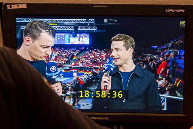 Handball, Maenner: EM 2020, Hauptrunde, Gruppe 1, Weißrussland - Spanien v.li. ARD Experte Dominik Klein, ARD Moderator Alexander Bommes Wien Stadthalle Wien Oesterreich