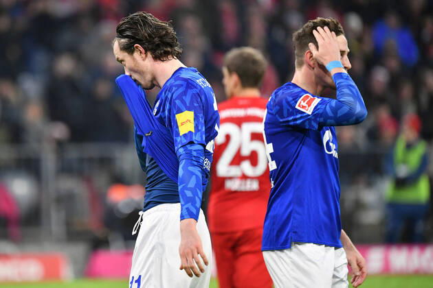 Bilder des Jahres 2020, Sport 01 Januar Sport Themen der Woche KW04 v.li:Michael GREGORITSCH (FC Schalke 04), Bastian OCZIPKA (FC Schalke 04), Enttaeuschung,Frust ,enttaeuscht,frustriert,niedergeschlagen,, Aktion. Fussball 1. Bundesliga,19.Spieltag,Spieltag19, FC Bayern Muenchen (M) -FCSchalke 04 (GE), am 25.01.2020 in Muenchen A L L I A N Z A R E N A, DFL REGULATIONS PROHIBIT ANY USE OF PHOTOGRAPHS AS IMAGE SEQUENCES AND OR QUASI-VIDEO.