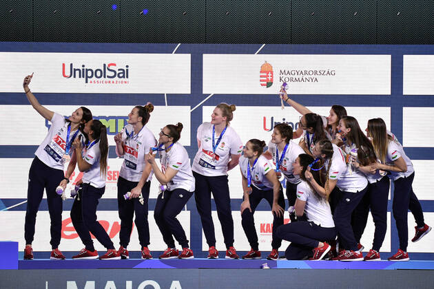 SPAIN ESP Gold Medal RUSSIA RUS Silver Medal HUNGARY HUN Bronze Medal Budapest 25 01 2020 Duna Arena Women Medal Ceremony XXXIV LEN European Water polo, Wasserball Championships 2020 Photo © Andrea Staccioli Deepbluemedia Insidefoto andreaxstaccioli