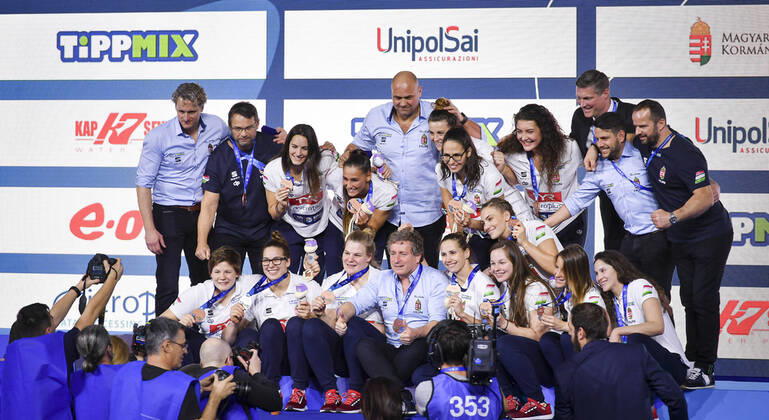 Team Hungary HUN Bronze Medal Podium Ceremonies Budapest 25 01 2020 Duna Arena XXXIV LEN European Water polo, Wasserball Championships 2020 Photo Â©Pasquale Mesiano Deepbluemedia Insidefoto PasqualexMesiano