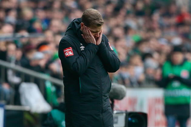 Bilder des Jahres 2020, Sport 01 Januar Sport Themen der Woche KW04 26.01.2020, xtgx, Fussball 1.Bundesliga, SV Werder Bremen - TSG 1899 Hoffenheim emspor, v.l. Florian Kohfeldt (Werder Bremen, Trainer) enttaeuscht, schaut enttaeuscht, niedergeschlagen, disappointed (DFL DFB REGULATIONS PROHIBIT ANY USE OF PHOTOGRAPHS as IMAGE SEQUENCES and or QUASI-VIDEO) Bremen