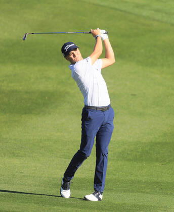 SCOTTSDALE, AZ - FEBRUARY 02: Justin Thomas hits his approach shot on the second holeduring the final round of the Waste Management Phoenix Open on February 02, 2020, at TPC Scottsdale in Scottsdale, Arizona. (Photo by Will Powers Icon Sportswire) GOLF: FEB 02 PGA, Golf Herren - Waste Management Phoenix Open Icon202200202009