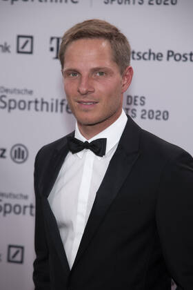 Sebastian STEUDTNER, Surfer, Roter Teppich, Red Carpet Show, Ball des Sports am 01.02.2020 in Wiesbaden Â