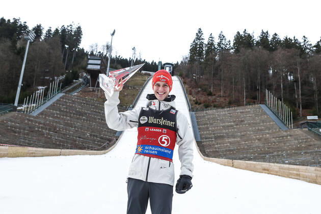 09.02.2020, Muehlenkopfschanze, Willingen, GER, FIS Weltcup Skisprung, Willingen, Herren, Siegerehrung, im Bild Stephan Leyhe (GER) after the winner ceremony for the men s FIS Skijumping World Cup at the Muehlenkopfschanze in Willingen, Germany on 2020 02 09. Willingen