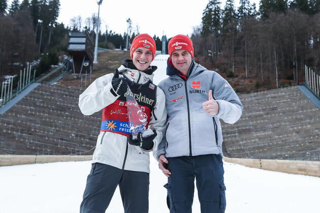 09.02.2020, Muehlenkopfschanze, Willingen, GER, FIS Weltcup Skisprung, Willingen, Herren, Siegerehrung, im Bild Stephan Leyhe (GER), Stefan Horngacher (Geman Team National Coach) after the winner ceremony for the men s FIS Skijumping World Cup at the Muehlenkopfschanze in Willingen, Germany on 2020 02 09. Willingen