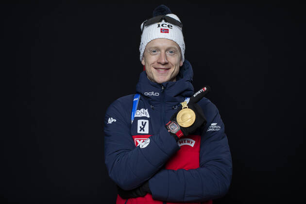 200213 Photo: Manzoni IBU Handout BILDBYRAN 13.02.2020, Antholz, Italy (ITA): Johannes Thingnes Bo (NOR) - IBU World Championships Biathlon, medals, Antholz Anterselva (ITA). Handout International Biathlon Union. Â© Manzoni IBU bbeng skidskytte skiskyting biathlon VM skidskytte-VM IBU Biathlon World Championships 2020 Anterselva mixed relay mixstafett stafett Copyright: Manzoni IBU BB200213BB896