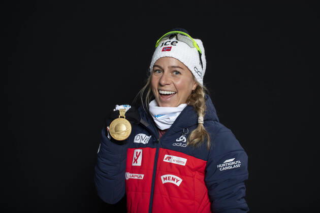 200213 Photo: Manzoni IBU Handout BILDBYRAN 13.02.2020, Antholz, Italy (ITA): Tiril Eckhoff (NOR) - IBU World Championships Biathlon, medals, Antholz Anterselva (ITA). Handout International Biathlon Union. Â© Manzoni IBU bbeng skidskytte skiskyting biathlon VM skidskytte-VM IBU Biathlon World Championships 2020 Anterselva mixed relay mixstafett stafett Copyright: Manzoni IBU BB200213BB899