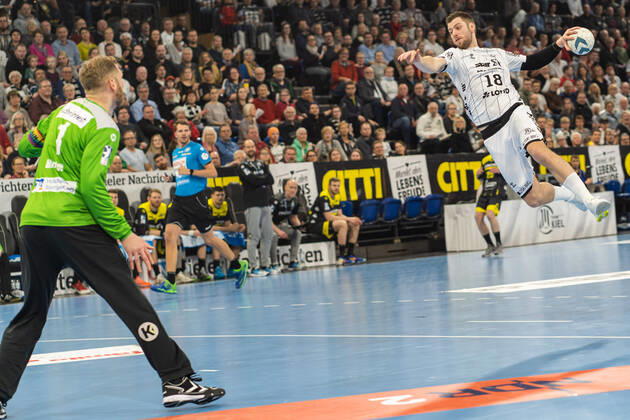 THW Kiel gegen TVB 1898 Stuttgart am 16.2.2020 Niclas Ekberg ( 18, THW Kiel, AU), THW Kiel gegen TVB 1898 Stuttgart in der LIQUI MOLY Handball-Bundesliga am 25. Spieltag, in der Sparkassen Arena (Kiel) am 16.2.2020 Copyright: xBEAUTIFULxSPORTS Angenendtx
