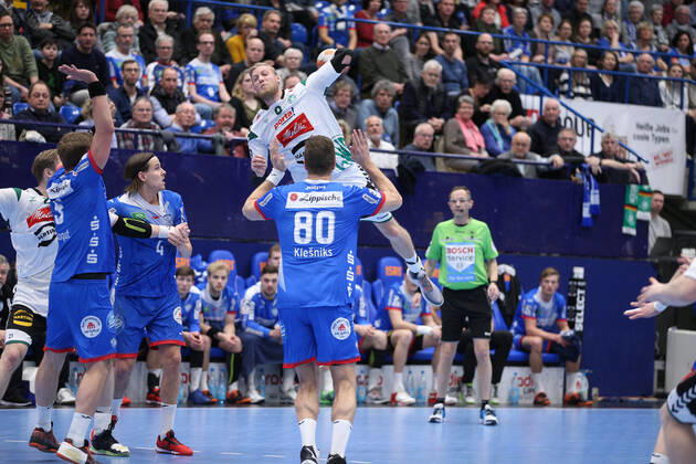 v.l. Jonathan Carlsbogard (TBV Lemgo Lippe 9), Bjarki Mar Elisson (TBV Lemgo Lippe 4), Christoffer Rambo (TSV GWD Minden 9), Evars Klesniks (TBV Lemgo-Lippe 80) GER, Handball, 1. Bundesliga, TBV Lemgo Lippe gegen TSV GWD Minden, 16.02.2020 Lemgo Copyright: xStrohdiekx Eibner-Pressefotox EP_jsk