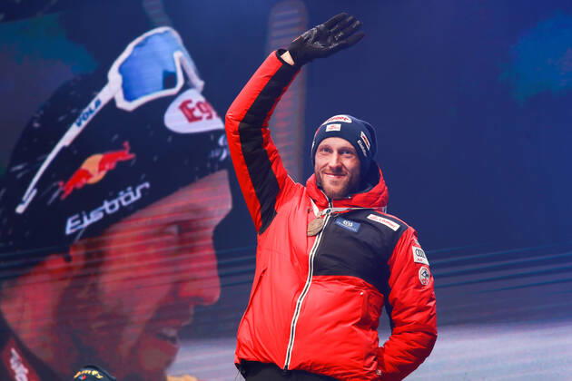 BIATHLON - IBU World Championships Antholz 2020 ANTHOLZ,ITALY,19.FEB.20 - BIATHLON - IBU World Championships 2020, 20km individual, men, award ceremony. Image shows Dominik Landertinger (AUT). Keywords medal. GEPAxpictures xAndreasxPranter