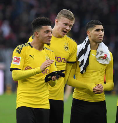 29.02.2020, Fussball GER, Saison 2019 2020, 1. Bundesliga, 24. Spieltag, Borussia Dortmund - SC Freiburg 1:0, v.li., Jadon Sancho (Borussia Dortmund), Erling Haaland (Borussia Dortmund), Achraf Hakimi (Borussia Dortmund) Dortmund Nordrhein-Westfalen Deutschland