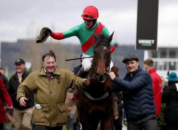 Bilder des Jahres 2020, Sport 03 März Sport Themen der Woche KW11 Sport Bilder des Tages 2020 Cheltenham Festival, Prestbury Park, Cheltenham, England 10 3 2020 Ultima Handicap Chase Brendan Powell celebrates winning onboard The Conditional Brendan Powell celebrates winning onboard The Conditional 10 3 2020 Copyright: x INPHO DanxSheridanx DAN19021