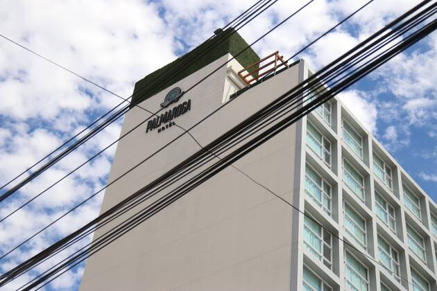 Bilder des Jahres 2020, Sport 04 April Sport Themen der Woche KW15 Sport Bilder des Tages General view of the Palmaroga Hotel, where Brazilian former soccer player Ronaldinho and his brother are paying the second day of house detention, in Asuncion, Paraguay, 08 April 2020. Ronaldinho Gaucho is waiting for the statement of charges by the Paraguayan attorney office among a process for presenting a false passport in the arrival to the country. Brazilian former soccer player Ronaldinho is waiting for the statement of charges in Paraguay !ACHTUNG: NUR REDAKTIONELLE NUTZUNG!  Copyright: xNoeliaxF.xAceitunox AME1148 20200408-637219709290681923