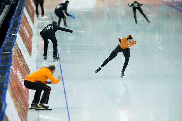 Olympics Sochi Speed Skaking Sven Kramer (NED) gold medalist leading Jonathan Kuck (USA) in the Men s 5000m Speed skating, Eisschnelllauf at the Olympic Winter games, Winterspiele,Spiele, Summer games Sochi 2014 Sochi Russia Copyright: xDrewxRuiz PCNx OL1498-80952