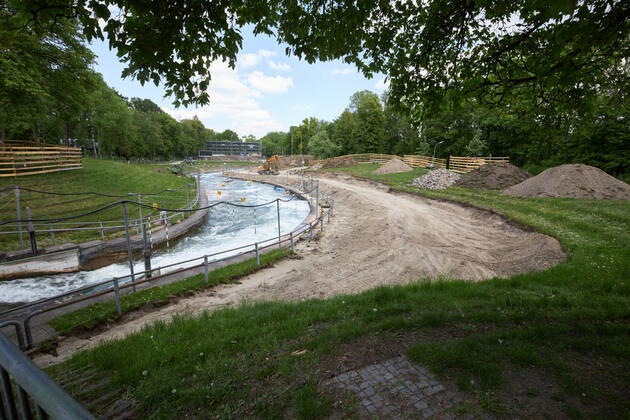 Baustelle Eiskanal: das Gelände wird ab jetzt für fast zwei Jahre für Passanten gesperrt wegen der Umbauten der Stecke für die Kanuslalom-WM 2022.