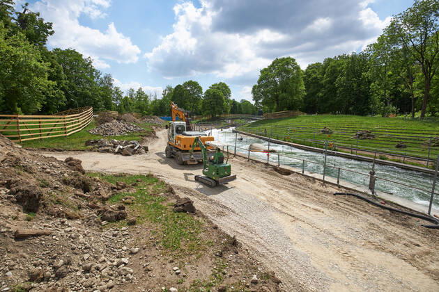 Baustelle Eiskanal: das Gelände wird ab jetzt für fast zwei Jahre für Passanten gesperrt wegen der Umbauten der Stecke für die Kanuslalom-WM 2022.