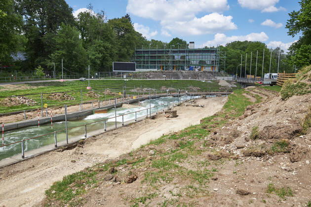 Baustelle Eiskanal: das Gelände wird ab jetzt für fast zwei Jahre für Passanten gesperrt wegen der Umbauten der Stecke für die Kanuslalom-WM 2022.