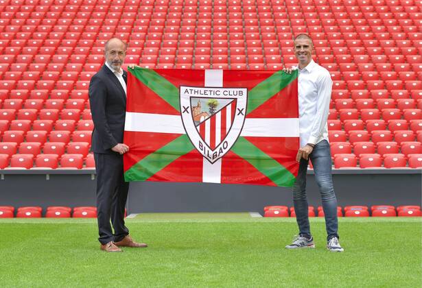 Bilder des Jahres 2020, Sport 05 Mai Sport Themen der Woche KW22 Sport Bilder des Tages Fußball, Athletic Bilbao, Trainer Gaizka Garitano unterschreibt einen neuen Vertrag Gaizka Garitano renews as coach of Athletic Bilbao for one more season. Bilbao May, 31, 2020 Gaizka Garitano renueva como entrenador del Athletic de Bilbao por una temporada mas Athletic Bilbao Cordon Press Cordon Press