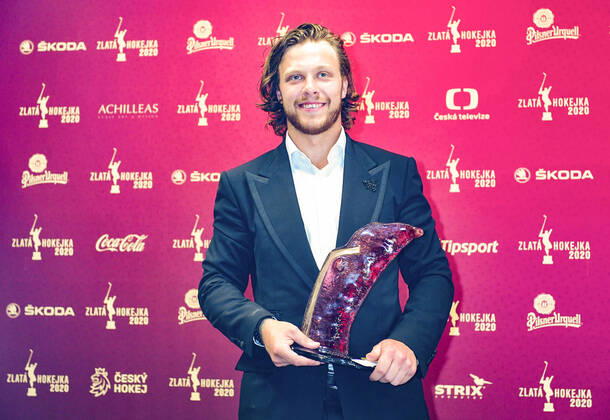Ice hockey, Eishockey right wing David Pastrnak, 24, who plays the NHL, Eishockey Herren, USA with Boston Bruins, won the Golden Stick award for the best Czech hockey player of the past season, on Thursday, June 11, 2020, for the fourth time in a row, followed by Chicago s left wing Dominik Kubalik and Philadelphia s right wing Jakub Voracek. Voracek won the poll in 2015 and he has always been among the poll s best three players for four years. This NHL season, which had to end prematurely due to the coronavirus pandemic, Pastrnak won the Maurice Richard Trophy for the leading goal scorer. (CTKxPhoto RomanxVondrous) CTKPhotoP202006110835301 vnd 3 K