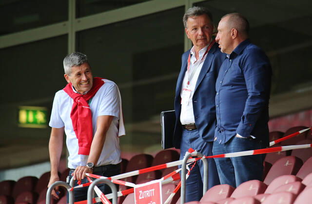20.06.2020, xklex, Fussball 3.Liga, 1.FC Kaiserslautern - KFC Uerdingen emspor, v.l. stellvertretender Aufsichtsratsvorsitzender Dr. Markus Merk (1.FC Kaiserslautern), Aufsichtsratsvorsitzender Rainer Keßler (1.FC Kaiserslautern) und Aufsichtsratsmitglied Martin Wagner (DFL DFB REGULATIONS PROHIBIT ANY USE OF PHOTOGRAPHS as IMAGE SEQUENCES and or QUASI-VIDEO) Kaiserslautern