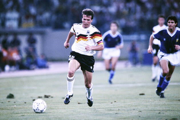 MATTHAEUS Lothar Kapitaen Team Deutschland Team Deutschland Weltmeister FIFA Fussball Weltmeisterschaften 1990 in Italien Finale Deutschland - Argentinien 1 : 0 am 08.07. 1990 in Rom
