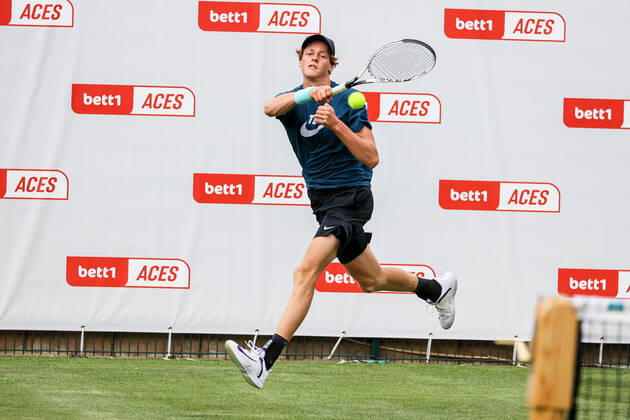 Jannik Sinner (ITA), bett1ACES, Berlin, LTTC Rot-Weiß - Steffi-Graf-Stadion, 11.07.2020,