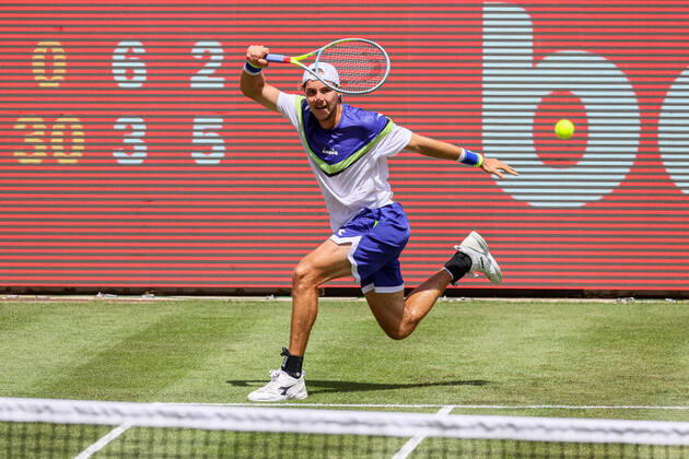 Jan-Lennard STRUFF (GER), bett1ACES, Berlin, LTTC Rot-Weiß - Steffi-Graf-Stadion, 13.07.2020,